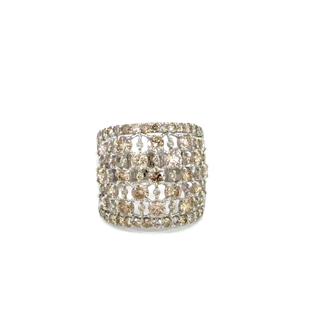 Diamond ring: KR03-579